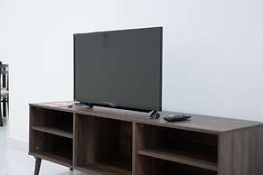 OYO Home 89449 Fancy 2 Bedroom Crest Residence