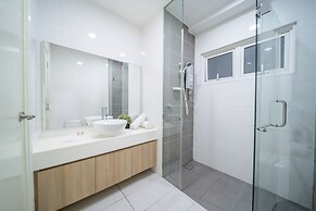 OYO Home 89449 Fancy 2 Bedroom Crest Residence