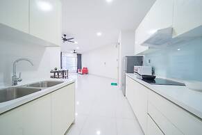 OYO Home 89449 Fancy 2 Bedroom Crest Residence