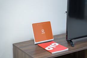 OYO Home 89449 Fancy 2 Bedroom Crest Residence