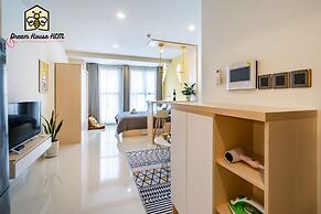 Dream House Apartment