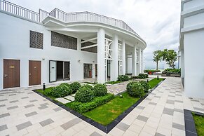 Dream House Apartment