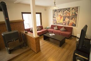 Annupuri Mountain View Lodge