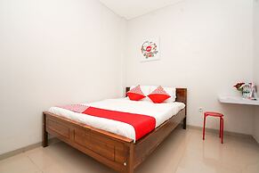 OYO Flagship 318 K1 UPN Rungkut Madya