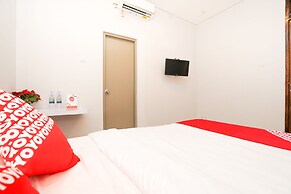 OYO Flagship 318 K1 UPN Rungkut Madya