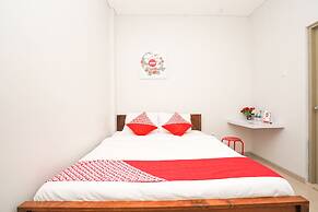 OYO Flagship 318 K1 UPN Rungkut Madya