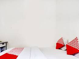 OYO 1187 Penginapan Bunda