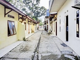 OYO 1187 Penginapan Bunda