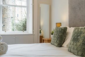 Chic 2 Bedroom Apartment near Old Town