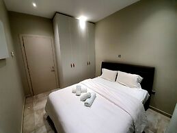 Cosmopolitan Apartments Nilie Suites & Aprts