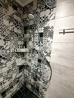 Cosmopolitan Apartments Nilie Suites & Aprts