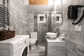 Cosmopolitan Apartments Nilie Suites & Aprts