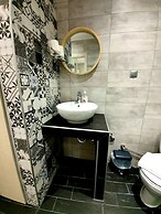 Cosmopolitan Apartments Nilie Suites & Aprts