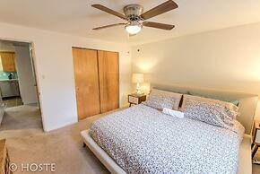 1 Br70's Inspired Comfy Condoclose to Broadmoor