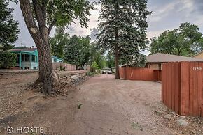 1 Br70's Inspired Comfy Condoclose to Broadmoor