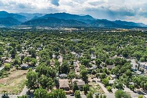 1 Br70's Inspired Comfy Condoclose to Broadmoor