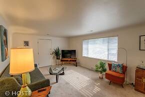 1 Br70's Inspired Comfy Condoclose to Broadmoor