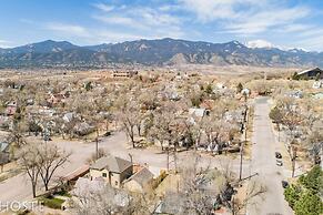 3 BR Beautifully Restored 1890`s Homedowntown