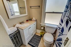 3 BR Beautifully Restored 1890`s Homedowntown