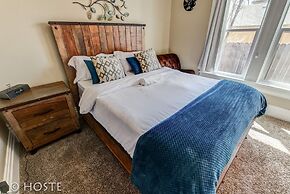 3 BR Beautifully Restored 1890`s Homedowntown