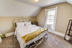 3 BR Beautifully Restored 1890`s Homedowntown