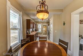 3 BR Beautifully Restored 1890`s Homedowntown