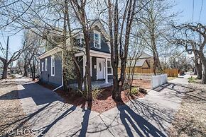 3 BR Beautifully Restored 1890`s Homedowntown