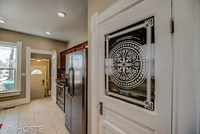 3 BR Beautifully Restored 1890`s Homedowntown