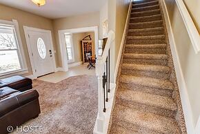 3 BR Beautifully Restored 1890`s Homedowntown