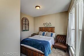 3 BR Beautifully Restored 1890`s Homedowntown