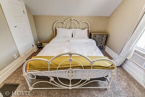 3 BR Beautifully Restored 1890`s Homedowntown