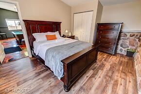 Mtn Dream! Fireplace, Patio & Hot Tub 4BR