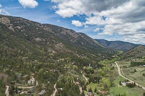 4BR Mountain Getaway Pikes Peak, Dog-friendly!