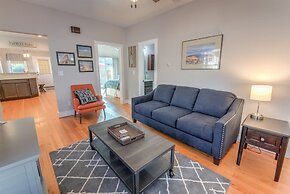 Couple's Mountain Getaway Close to Everything!