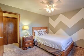 4BR Entertainer AF Academy Hot Tub, Firepit!