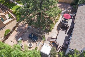 4BR Entertainer AF Academy Hot Tub, Firepit!