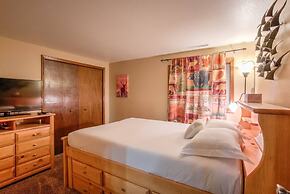 4BR Entertainer AF Academy Hot Tub, Firepit!