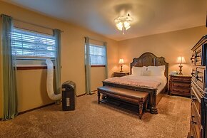 4BR Entertainer AF Academy Hot Tub, Firepit!