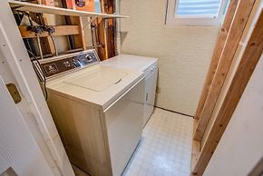 4BR Dog Friendlygarden of the Godsbbq Grill!