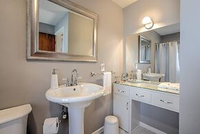 4 Bedroom Mountain View with Firepit & Ping Pong