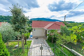 Villa Holiday Home Zvečanje