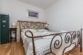 Villa Holiday Home Zvečanje