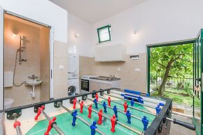 Villa Holiday Home Zvečanje