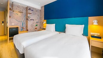 Holiday Inn Express Taichung Fengchia by IHG