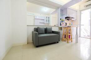 Simply Living 2BR at Bassura City Apartment