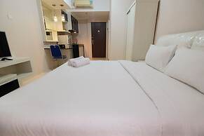 Minimalist Studio Room at Sunter Park View Apartment