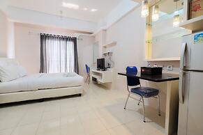 Minimalist Studio Room at Sunter Park View Apartment