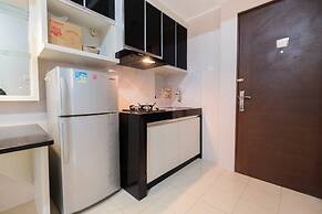 Minimalist Studio Room at Sunter Park View Apartment