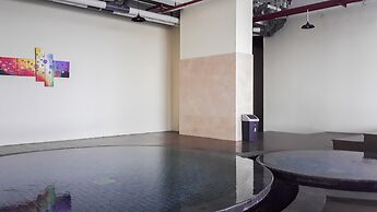 Modern Living 1BR @Atlanta Residences Apartment With City View