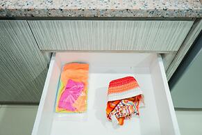 Modern Living 1BR @Atlanta Residences Apartment With City View